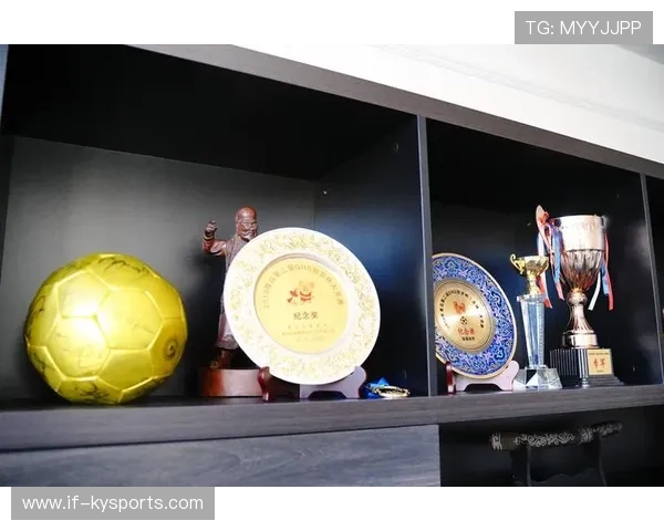 足球联赛在赛季中期与赞助商合作开展大型主题推广活动，足球赛赞助策划方案